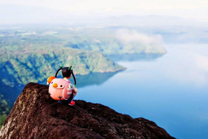 Exploring The Philippines With Toys As Travel Buddies