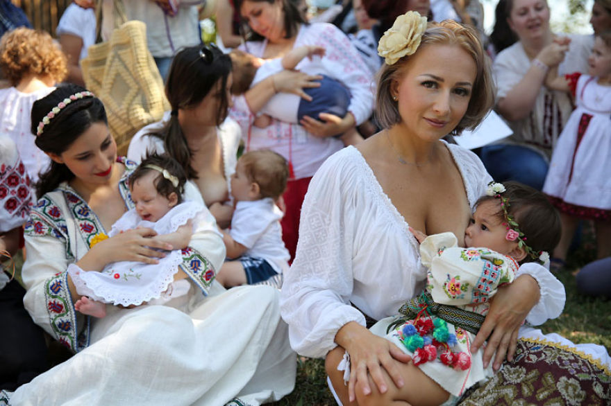 Over 100 Women Started Breastfeeding In Public At A Romanian Museum