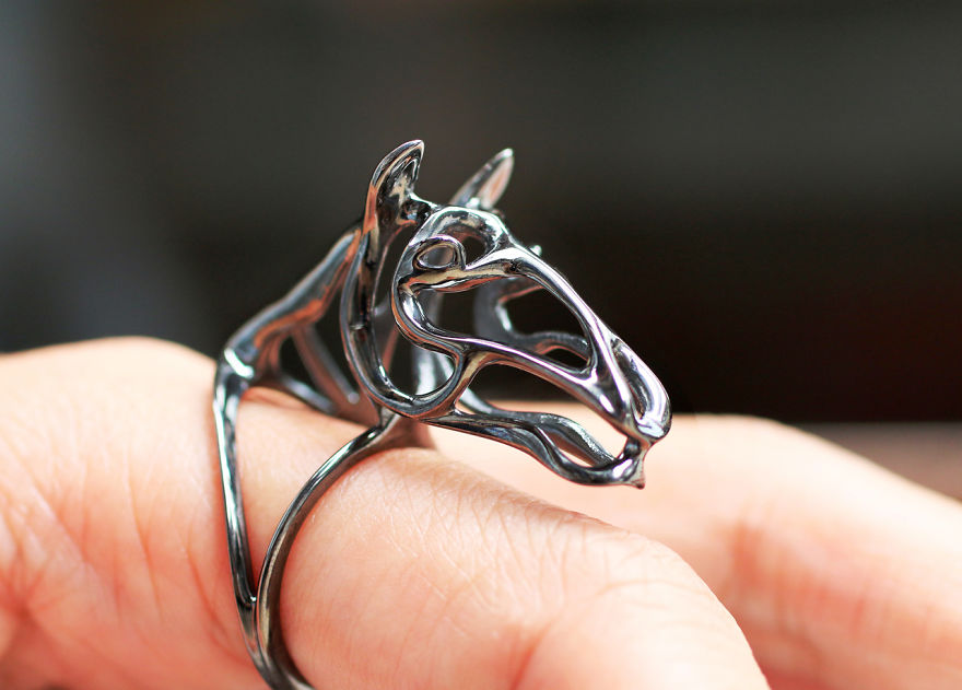 This Zodiac Horse Ring Was Created Using 3D Technology