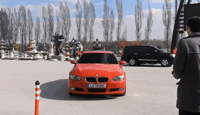 Ingenieros turcos acaban de hacer un BMW que se conduce y se convierte en... ¡un Transformer! 1