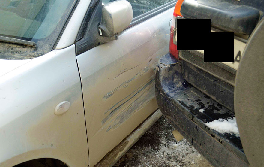 When A Truck Bumped This Russian Man's Car, He Decided To "Fix" It In The Most Creative Way