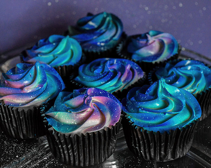 I Was Asked To Make A Galaxy Themed Cake And Cupcakes For A Wedding
