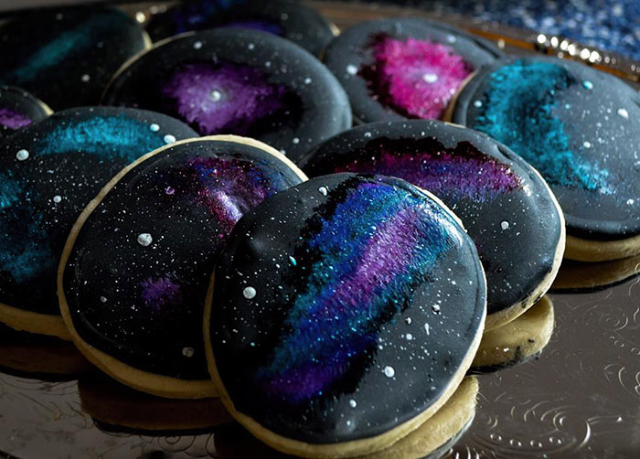 galaxy-cake-wedding-space-cupcakes-skozorbit-4