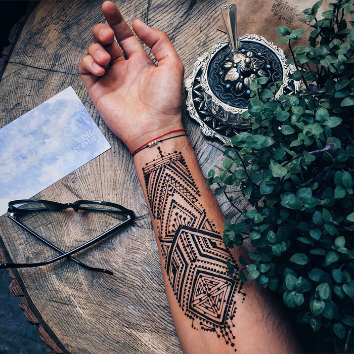 Menna' Trend Sees Men Wearing Intricate Henna Tattoos | Bored Panda