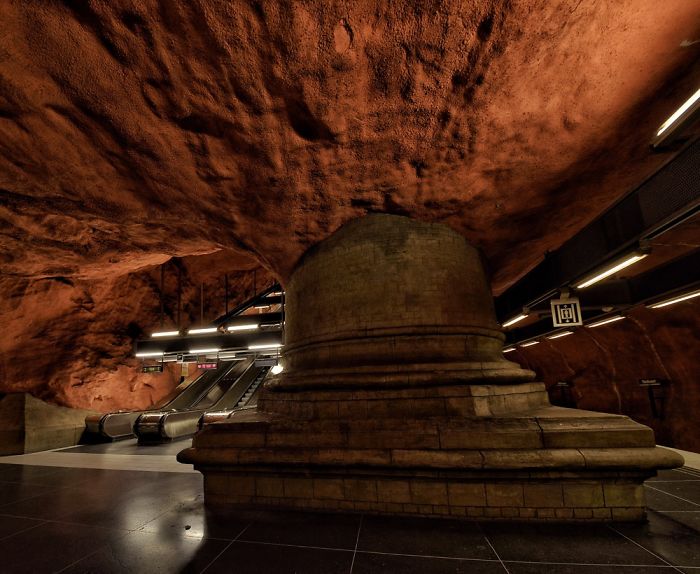 Stockholms Surreal Subway