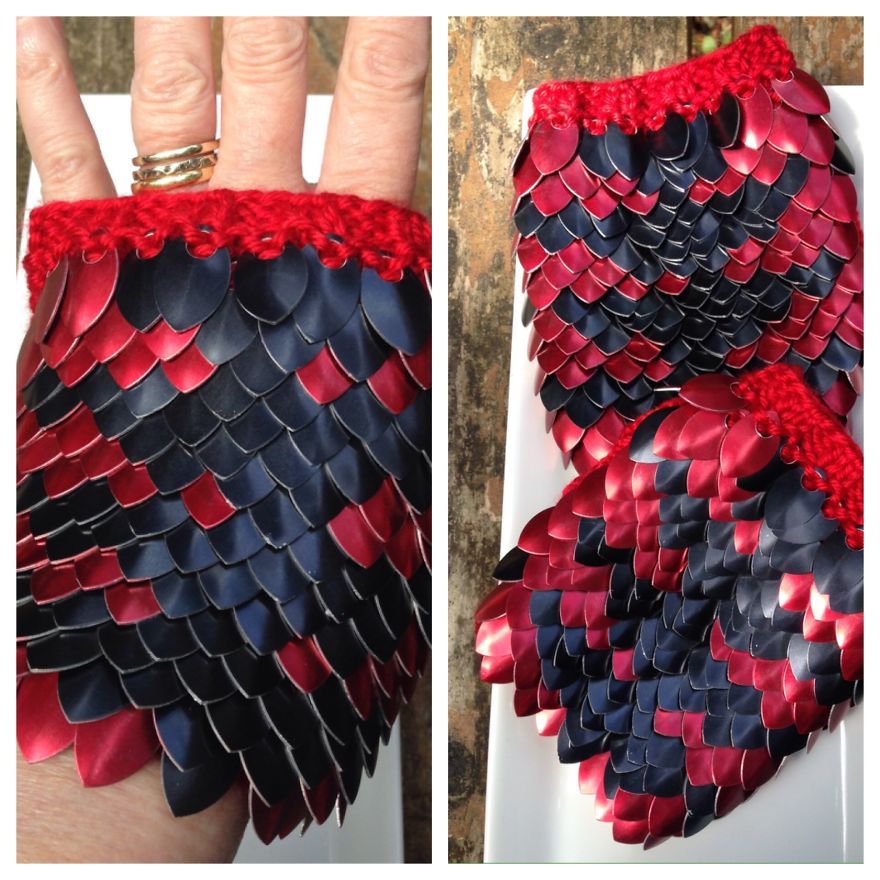 Scaillemail Mitts In The Style Of Harley Quinn