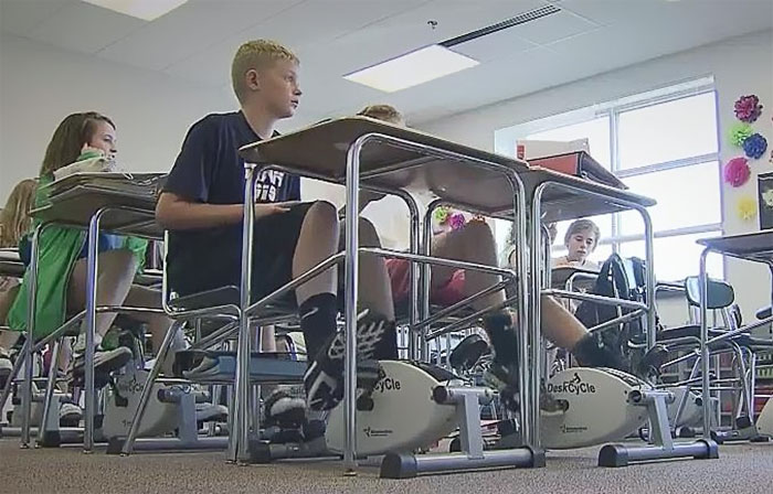 Clever Teacher Puts Cycling Machines Under Her Students’ Desks To Get Them To Focus