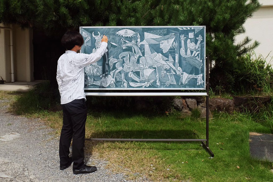 Japanese Teacher Surprised His Students With His Incredible Technique Of Drawing On Blackboards