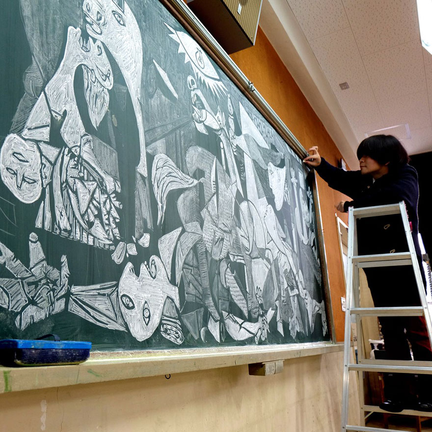 Japanese Teacher Surprised His Students With His Incredible Technique Of Drawing On Blackboards