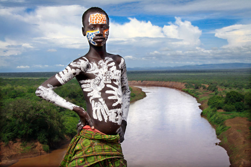Karo People, With A Population Of About 1000-1500 Live On The East Banks Of The Omo River In South Ethiopia