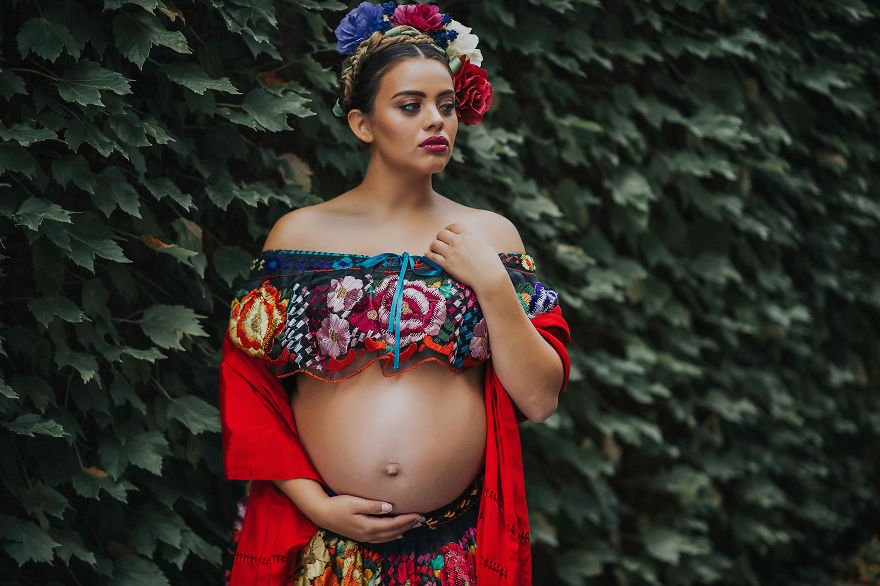 Maternity Pictures Inspired By Authenticity And Culture Of Mexican Folklore