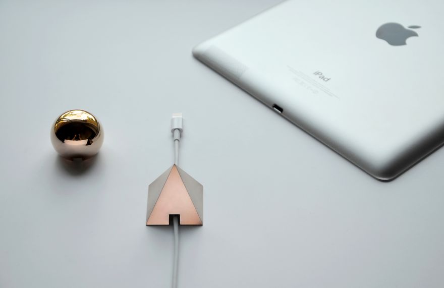 Shapes - Metal Cable Holder
