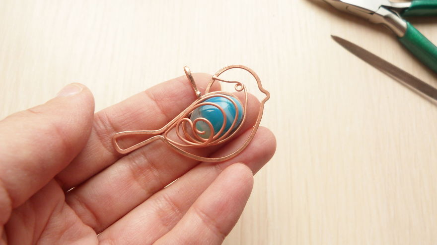 How To Make A Bird Pendant With Cabochon From Wire