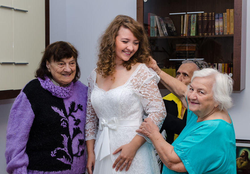 Bride Invites Lonely Grannies To Be Her Bridesmaids