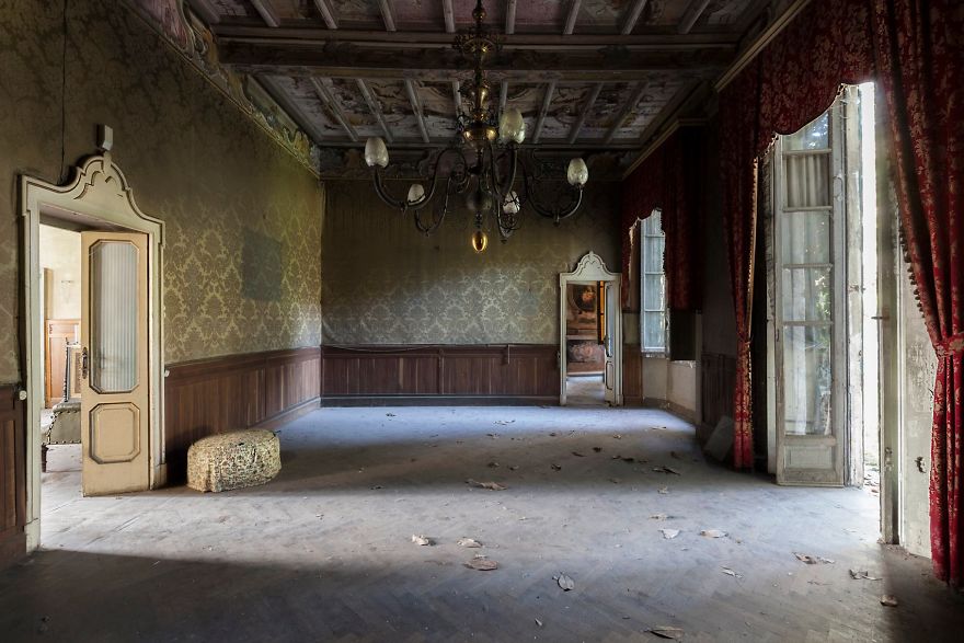 Abandoned Luxury: I Traveled Around Europe Photographing Abandoned Places