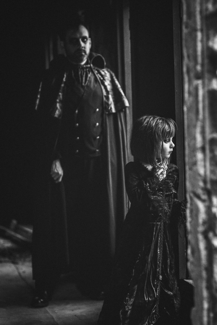I Take Pictures Of My Husband And Daughter Dressed Up For A Spooky Halloween
