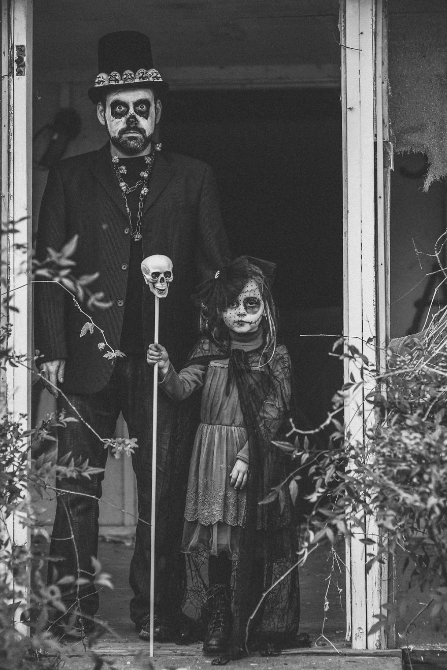 I Take Pictures Of My Husband And Daughter Dressed Up For A Spooky Halloween