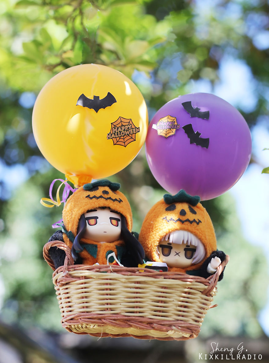 Cute Halloween-Themed Photoshoot Of Toys