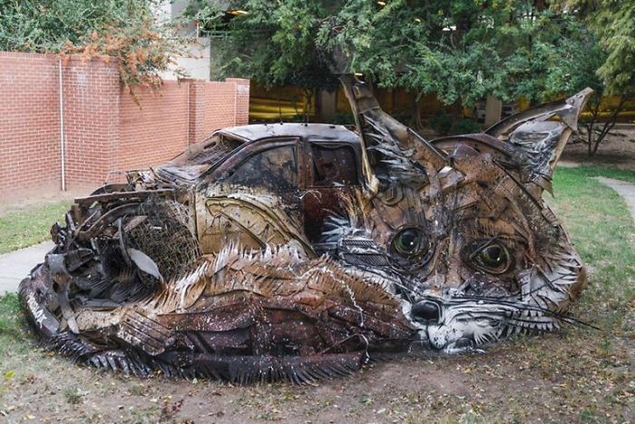 Portuguese Street Artist Makes Animal Art From Trash To Remind Humans About Pollution