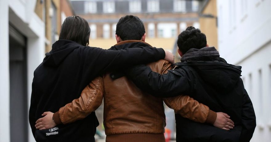 Uk Govt Welcomes Syrian Refugees! Why? Uk Govt Welcomes Syrian Refugees! Why?