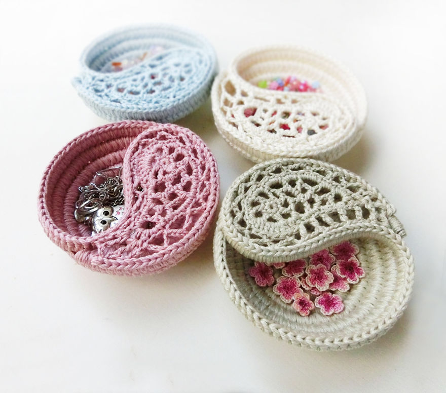 These Yin Yang Jewelry Dishes Are Crocheted On Rope