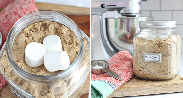 Keep Brown Sugar From Hardening By Adding A Few Marshmallows To The Jar