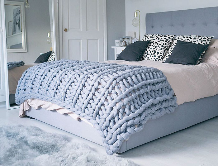 You Can Make This Cozy Giant Blanket In Just 4 Hours