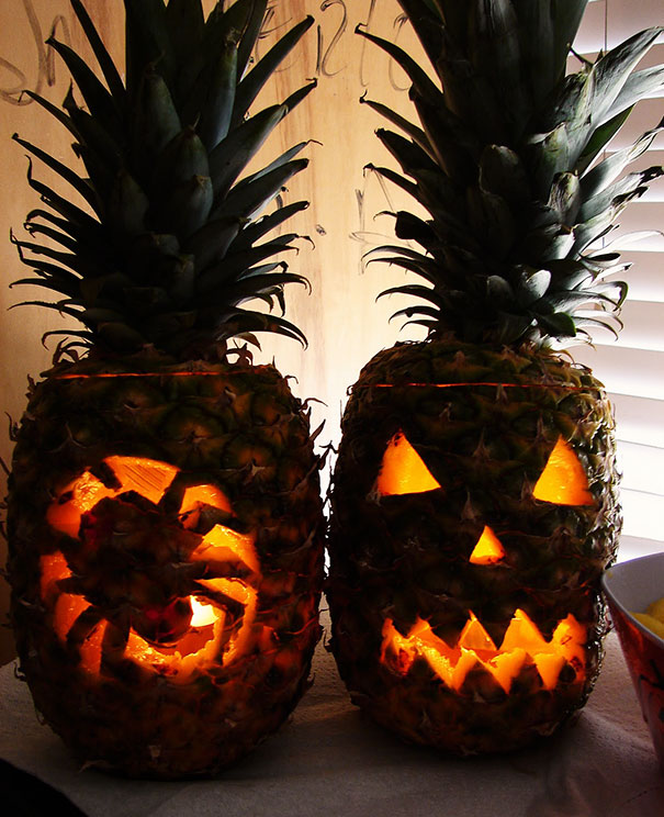 halloween-pineapple-jack-o-lantern-carving-4-57f78fceb4390__605.jpg