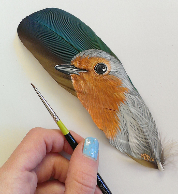 I Paint Realistic Animal Portraits On Delicate Feathers