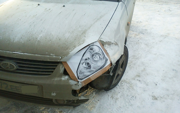 Car with picture of headlight
