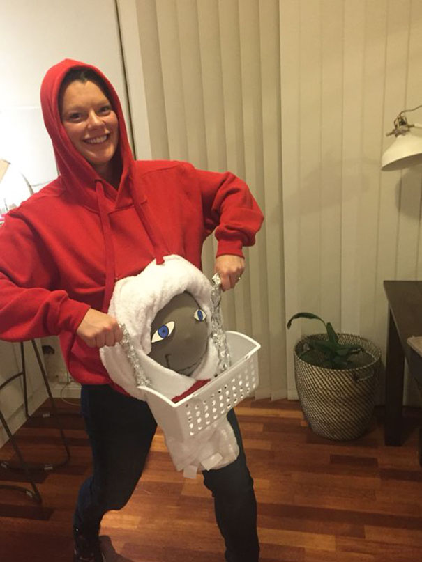 My Pregnant Belly As An E.T. Dress Up Costume