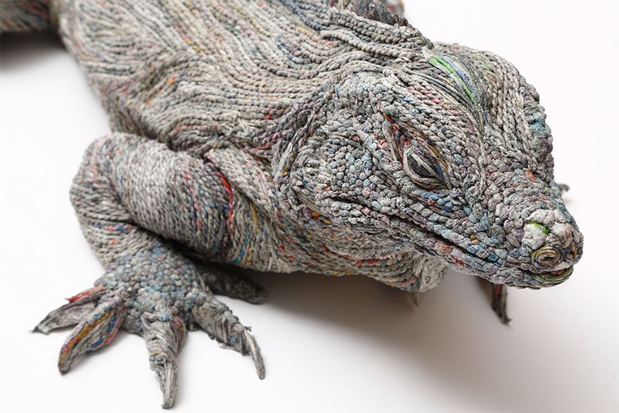 rolled-newspaper-animal-sculptures-paper-trails-chie-hitotsuyama-9
