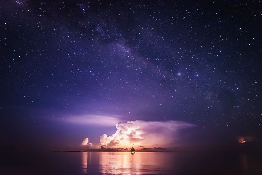 I Shot A Crazy Cool Time Lapse Of Milky Way And Lightning Skies: ‘Night Light’