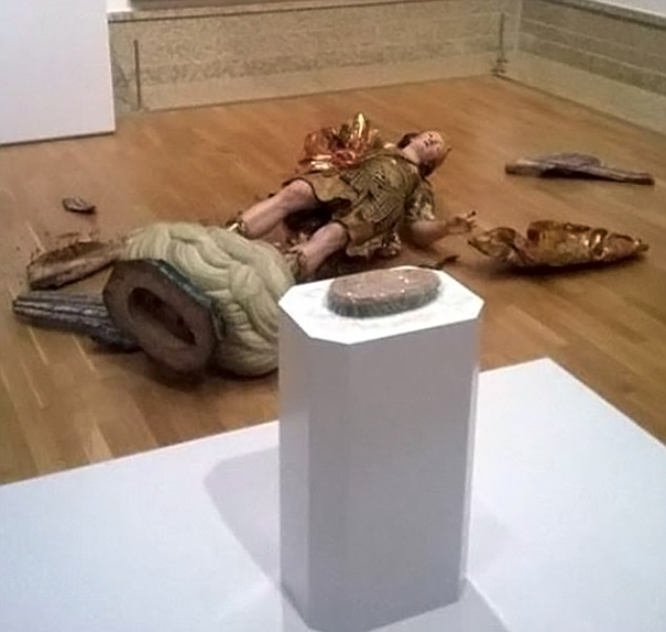 18th Century Statue Destroyed By A Tourist Taking A Picture In Lisbon Museum