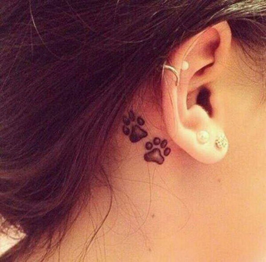 30+ Tiny Ear Tattoo Ideas