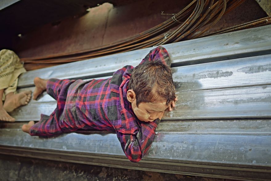Into Myanmar: Happiness Is Within You Into Myanmar: Happiness Is Within You