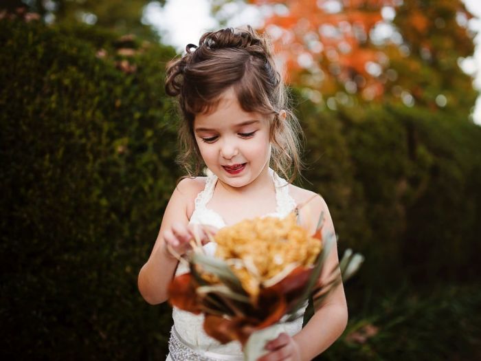 4 Year Old Girl Honors Her Late Mother By Wearing Her Wedding Dress In Beautiful Photo Shoot
