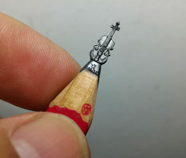 This Artist Carves Mini-Sculptures Out Of Pencil Lead! This Artist Carves Mini-Sculptures Out Of Pencil Lead!