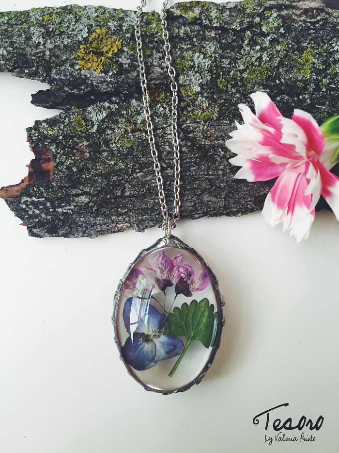I Create Botanical And Mineral Jewelry