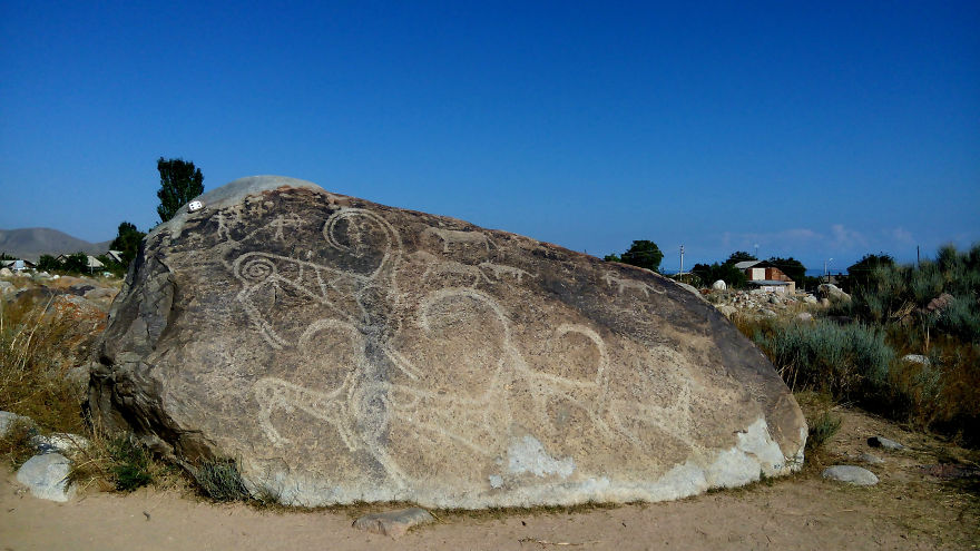 Mysterious Cipher-Like Stones Popping Up All Around The World