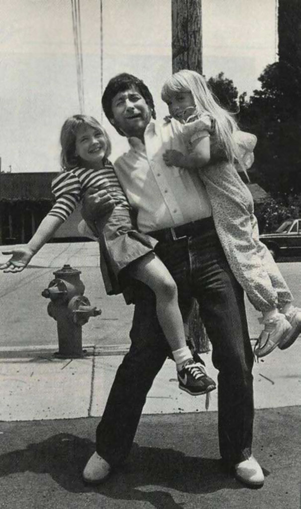 Steven Spielberg With 7-Year-Old Drew Barrymore And Same Age Heather O’Rourke Between Filming E.T. And Poltergeist, 1982
