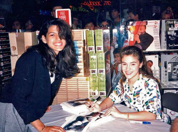 15-Year-Old Eva Mendes Getting An Autograph From 17-Year-Old Alyssa Milano