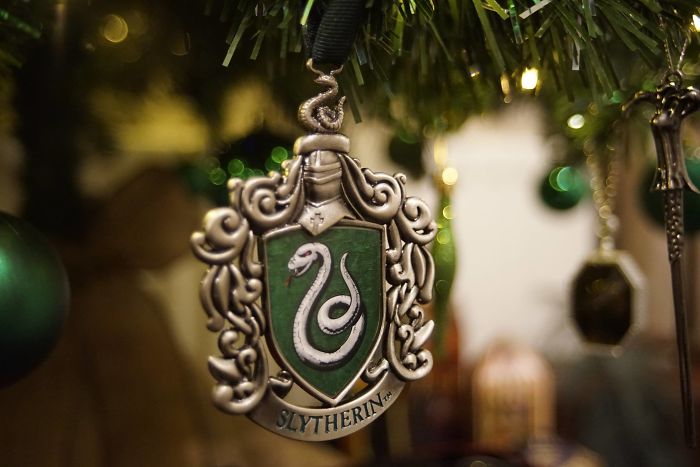 This Harry Potter Themed Christmas Tree Is A Feast For Potterheads
