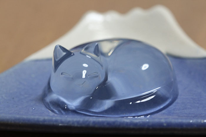 Japanese Cat Water Cake Is Taking Over Twitter In Japan