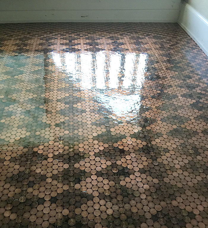 Woman Uses 13,000 Pennies To Renovate Old Floor And Turn It Into Stunning Patterns