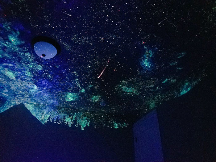 Woman Creates Glow-In-The-Dark Galaxy Painting For Boy Who Couldn't Fall Asleep, Here's His Reaction