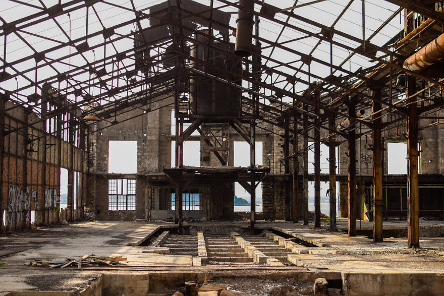 A Photographic Walk Through An Abandoned Factory In Piraeus