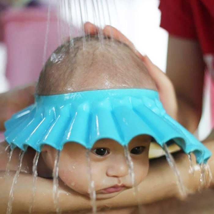 Estos gorros de ducha para bebés evitarán molestias en sus ojos