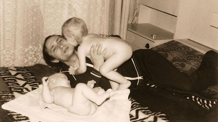 Young Vladimir Putin With Daughters