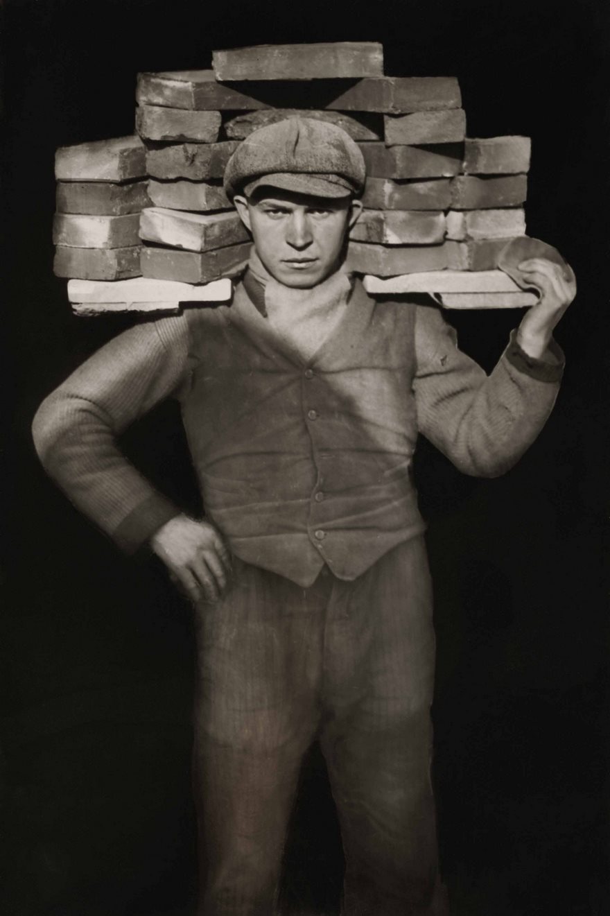 Bricklayer, August Sander, 1928